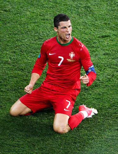 曼城德布劳内助攻斯特林破门（德布劳内妙传 斯特林为曼城破门）