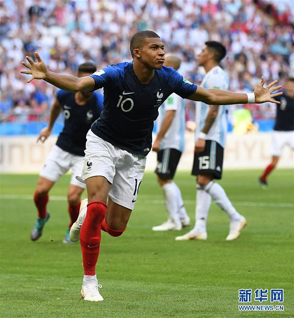 内马尔伤愈回归展现无解技术（内马尔伤愈归来再现无解神技）