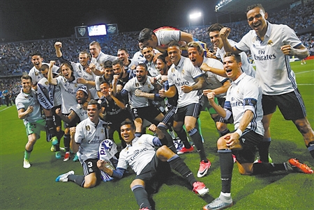 梅西不是不防守，而是将更多的精力都投入到进攻中去了！（梅西并非不防守，只是把重心放在进攻上）