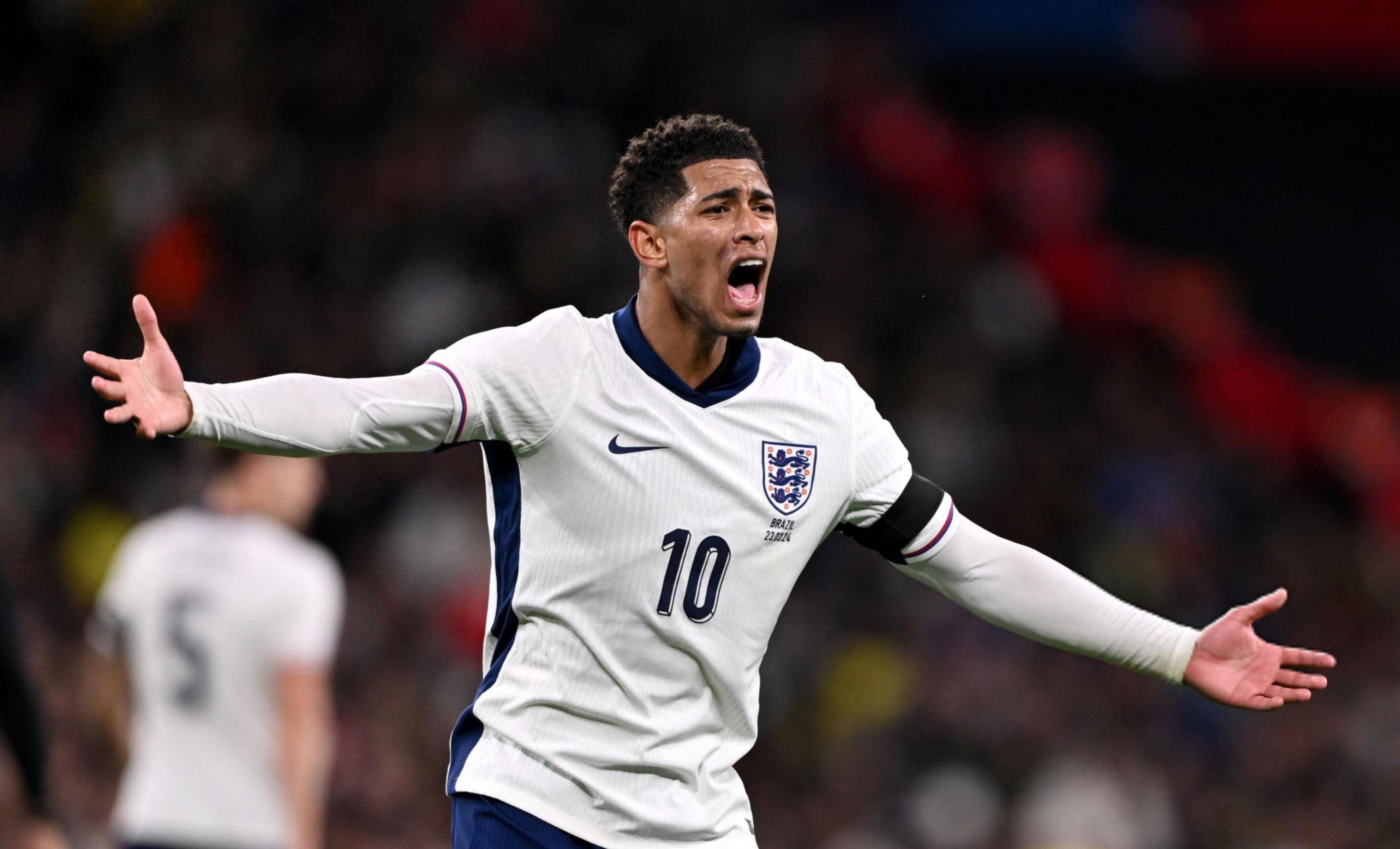 弗兰克新书透露：曾在一天内和曼联、切尔西进行了谈判（弗兰克在新书中披露：同一天先后与曼联和切尔西洽谈）